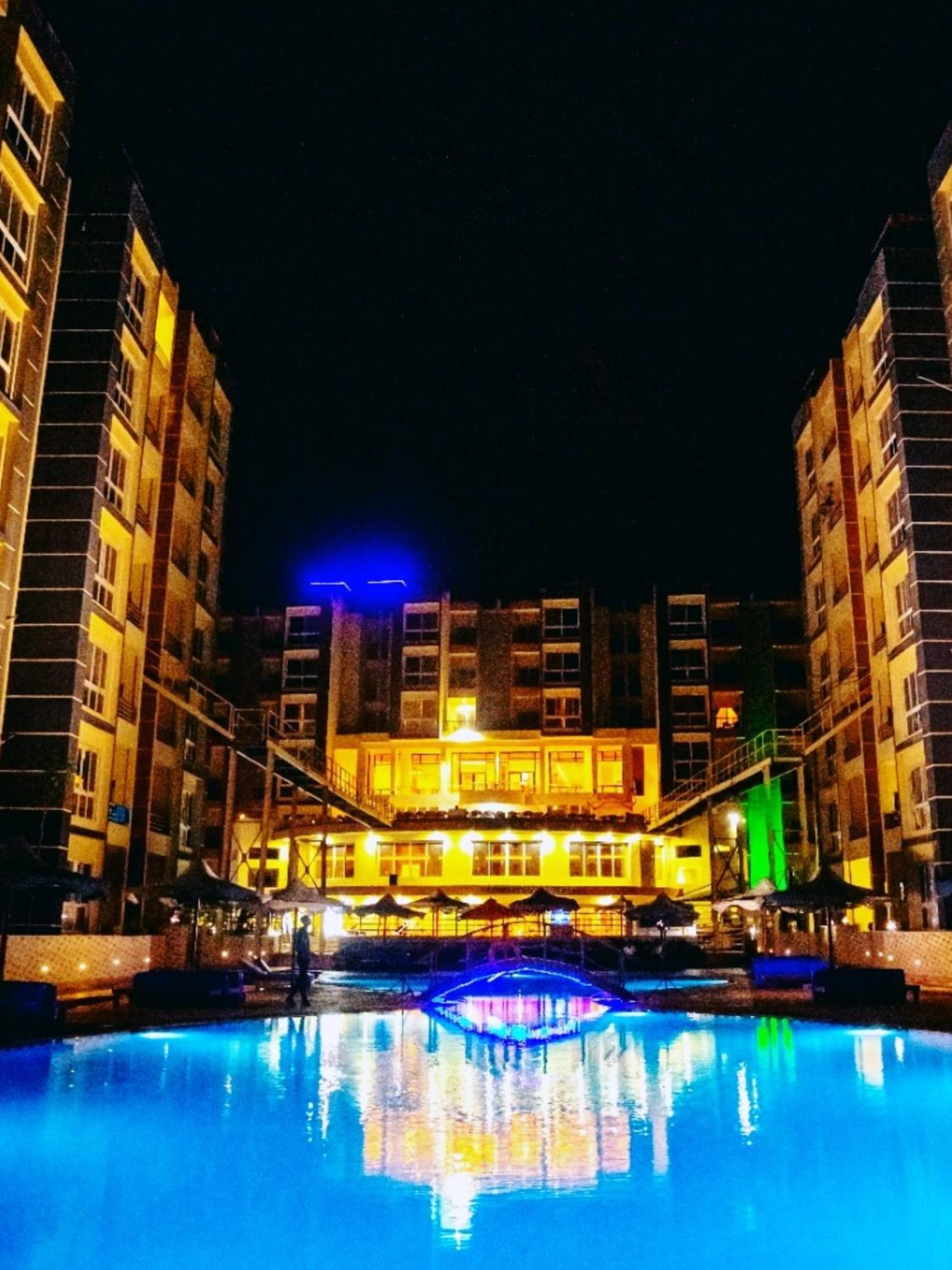 Hotel شاليه فندقي مكيف للعائلات ريتال ڤيو حديقه خاصة امام البول à El Alamein Extérieur photo